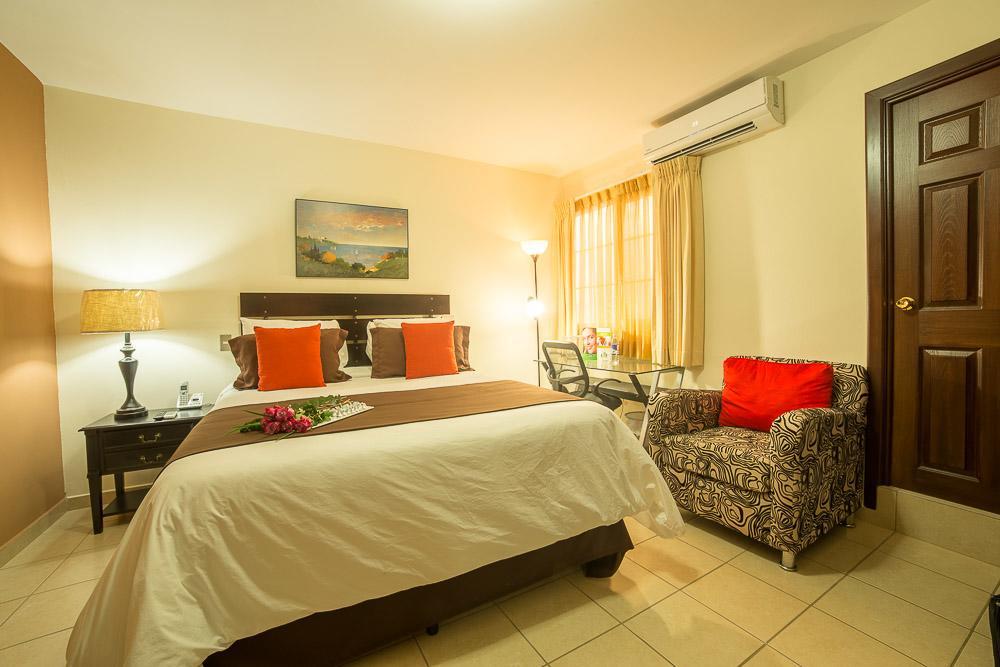סאן סלבדור Hotel Marela מראה חיצוני תמונה