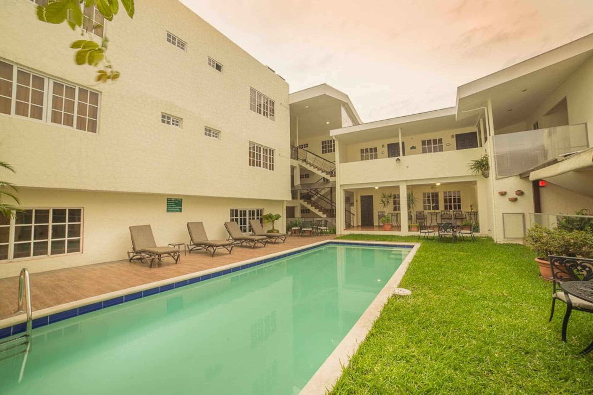 סאן סלבדור Hotel Marela מראה חיצוני תמונה